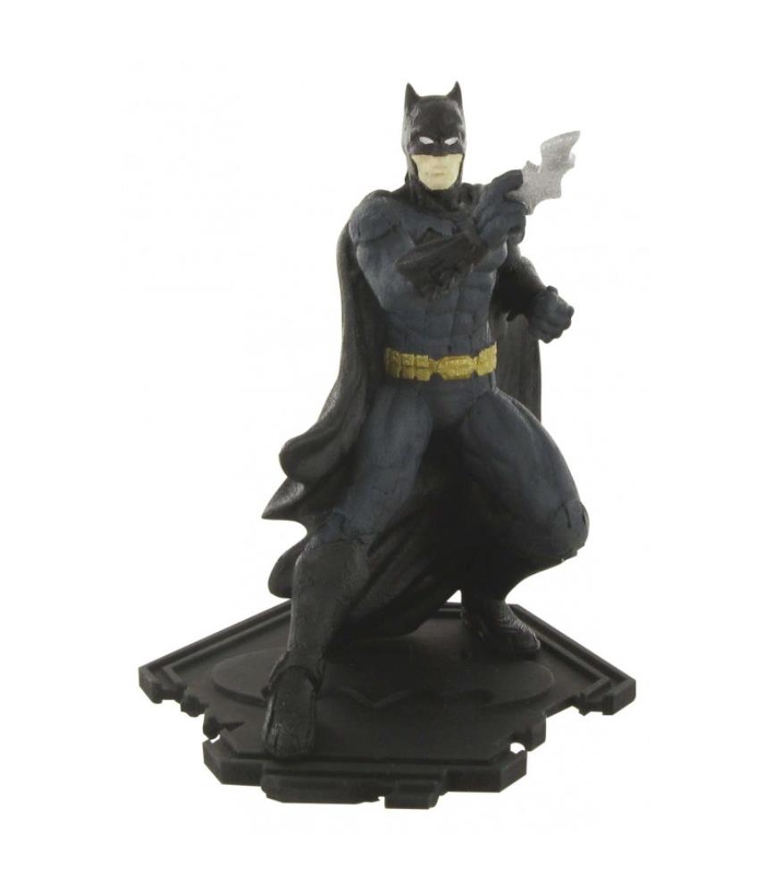 Batman with weapon