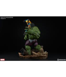 Marvel: Hulk vs Wolverine Maquette