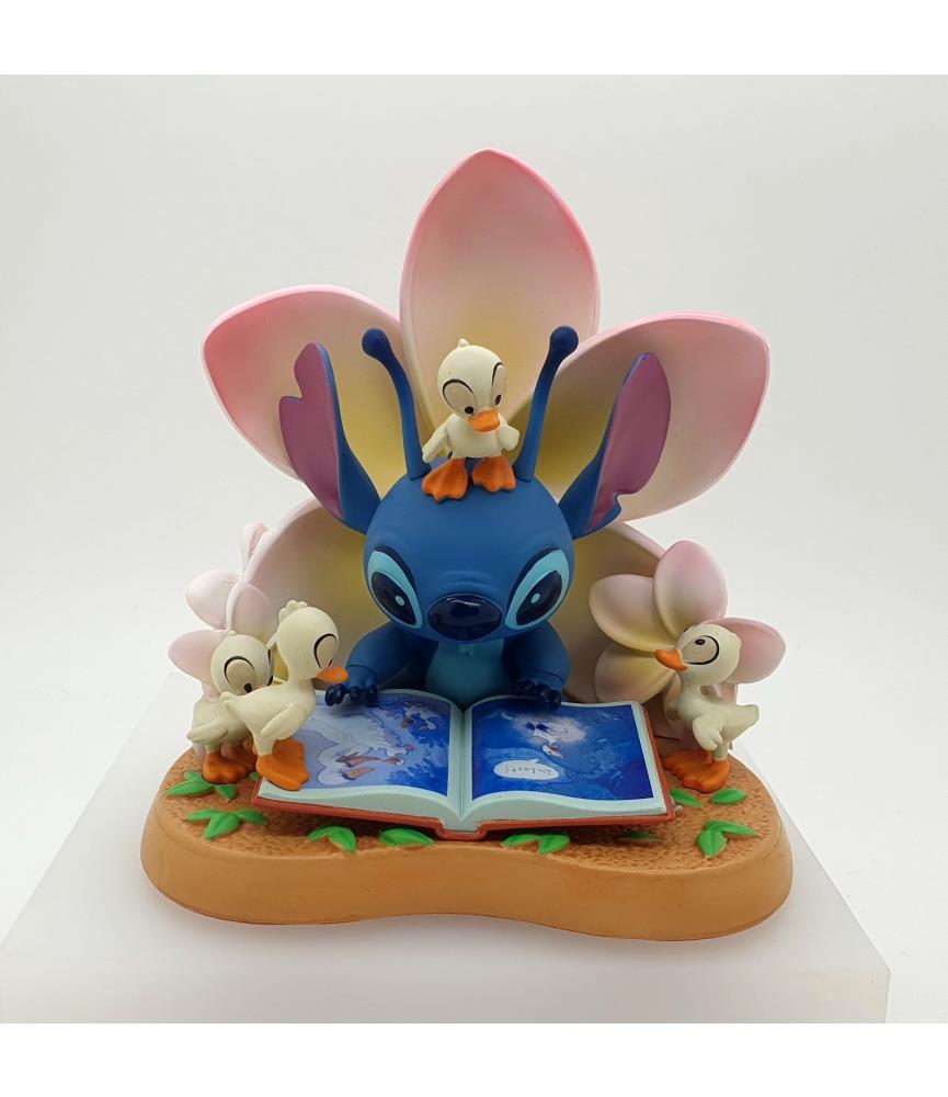 Stitch with ducklings small fig