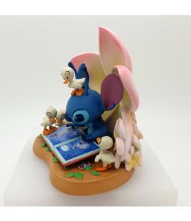 Stitch with ducklings small fig