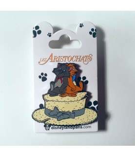 DLP - Berlioz and Toulouse - Sitting on Straw Hat - Aristocats