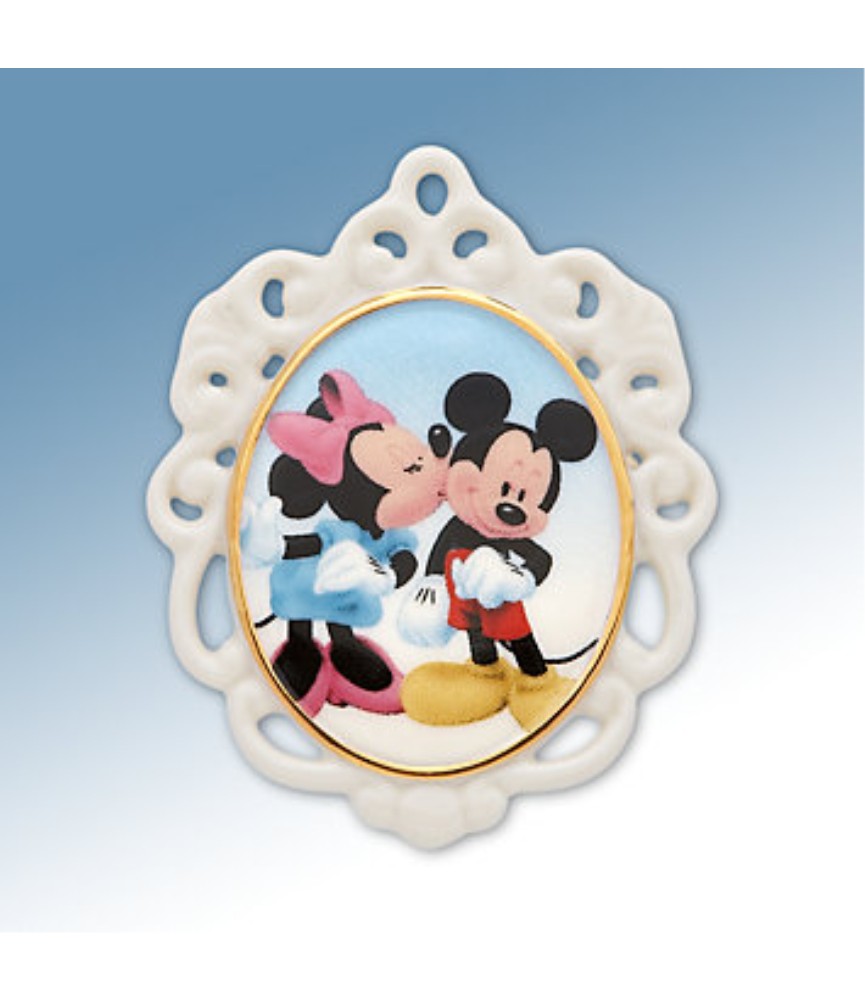 Mickey & Minnie Sweet Romance Pin