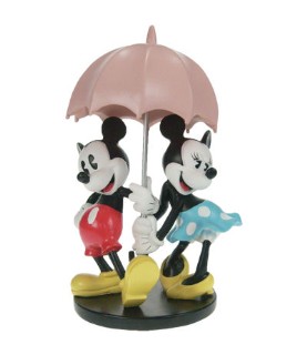 Mickey & Minnie in the rain