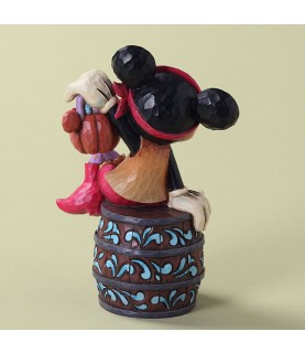 Pirate Minnie: “Boo-Caneers!”