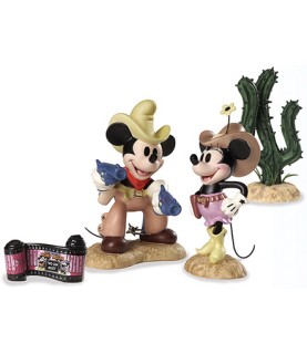 Opening Title: Two Gun Mickey