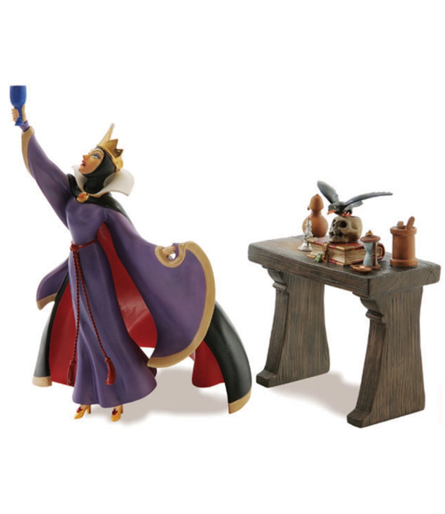 Evil Queen with Raven: Now Begins Thy Magic Spell
