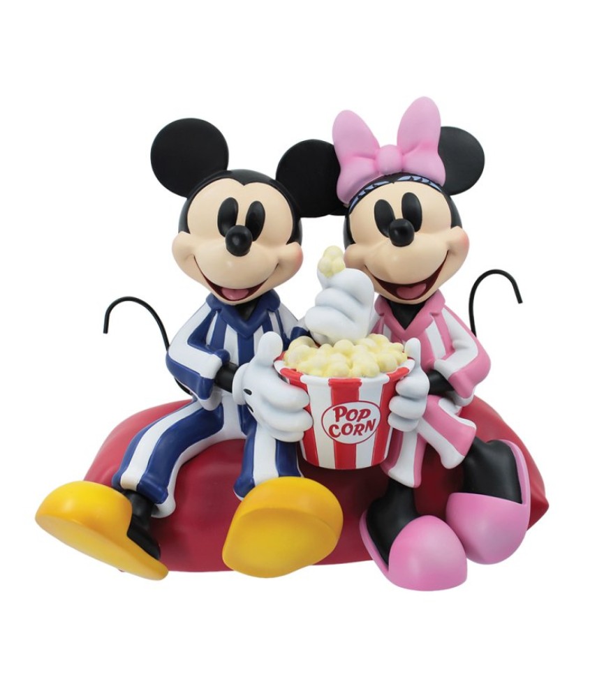 Avance: Mickey and Minnie Movie Night Figurine (Expected)