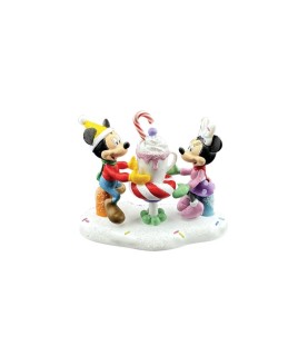 Vooruitbetaling: Mickey & Minnie with Cocoa Figurine (Expected)